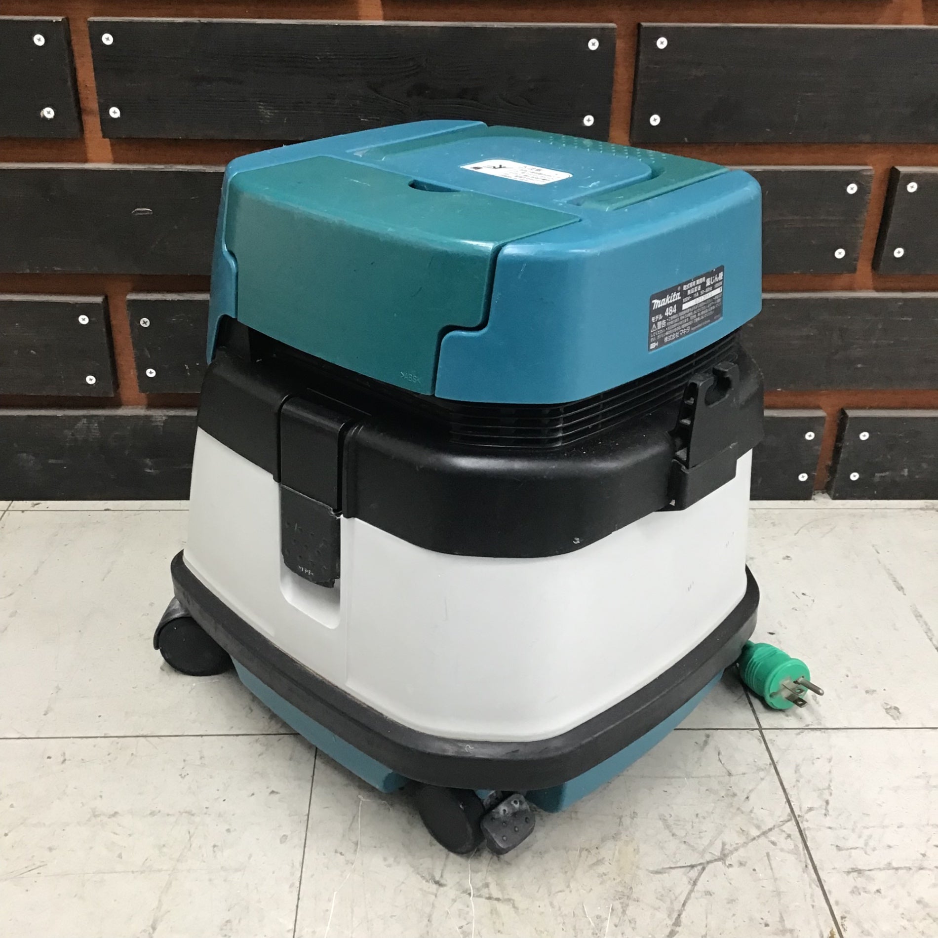 中古品】マキタ/makita 集じん機 乾式 484(P) 【鴻巣店】 – アクト