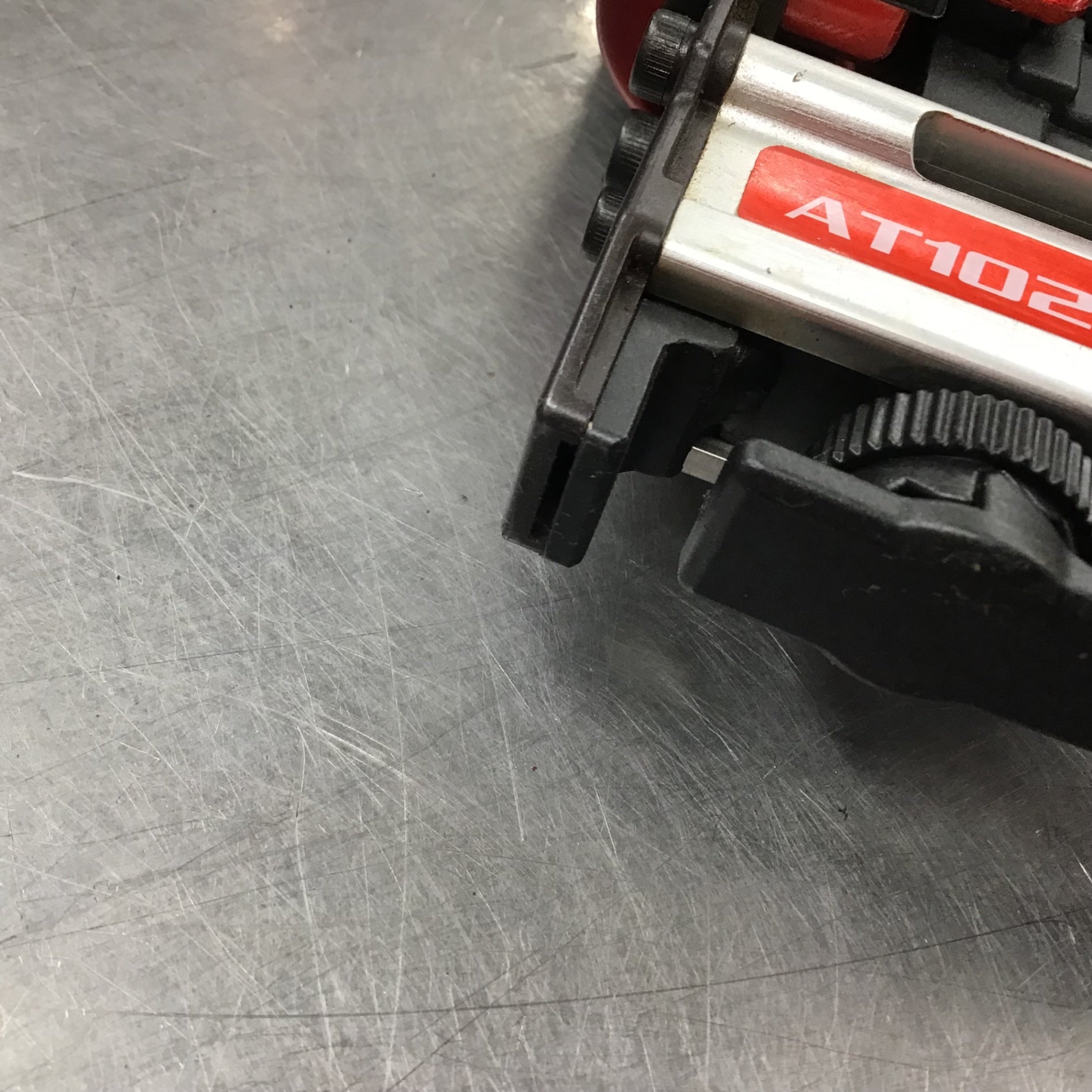 makita マキタ 10×25mm 高圧エアタッカ エアダスタ付 AT1025HB 中古 【工具専門店 テイクハンズ金沢野々市店】 makita マキタ 10×25mm 高圧エアタッカ エアダスタ付 AT1025HB 中古