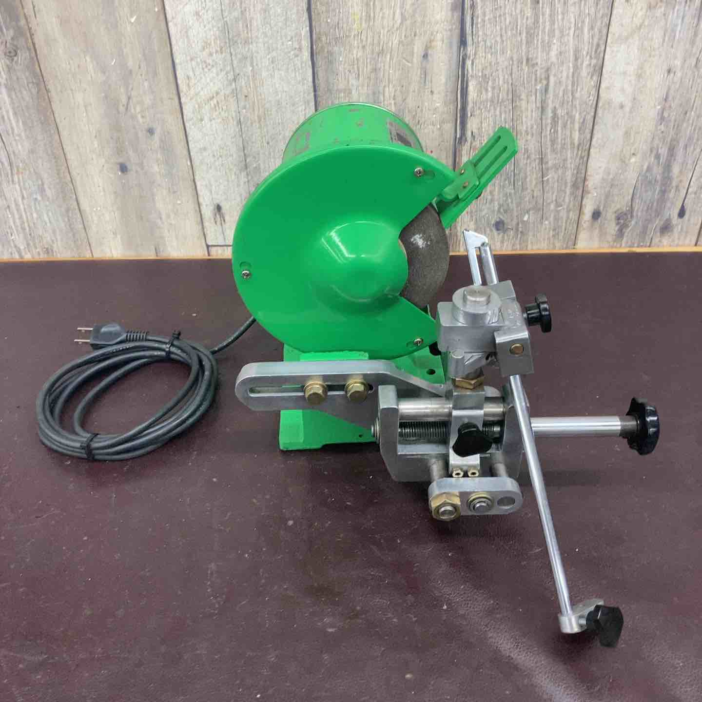 中古品】 新興製作所/SHINKO 卓上グラインダ SHG-150F 【鴻巣店 中古品】 新興製作所/SHINKO 卓上グラインダ SHG-150F 【鴻巣店