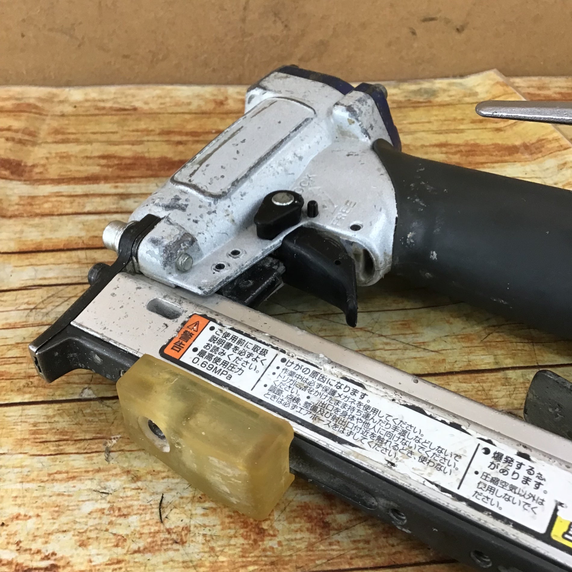 ☆マキタ(makita) 常圧軽天タッカ AT422CA【川崎店】 – アクト