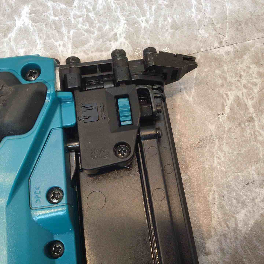 ★マキタ(makita) コードレスフィニッシュネイラ FN350DZK【八潮店】