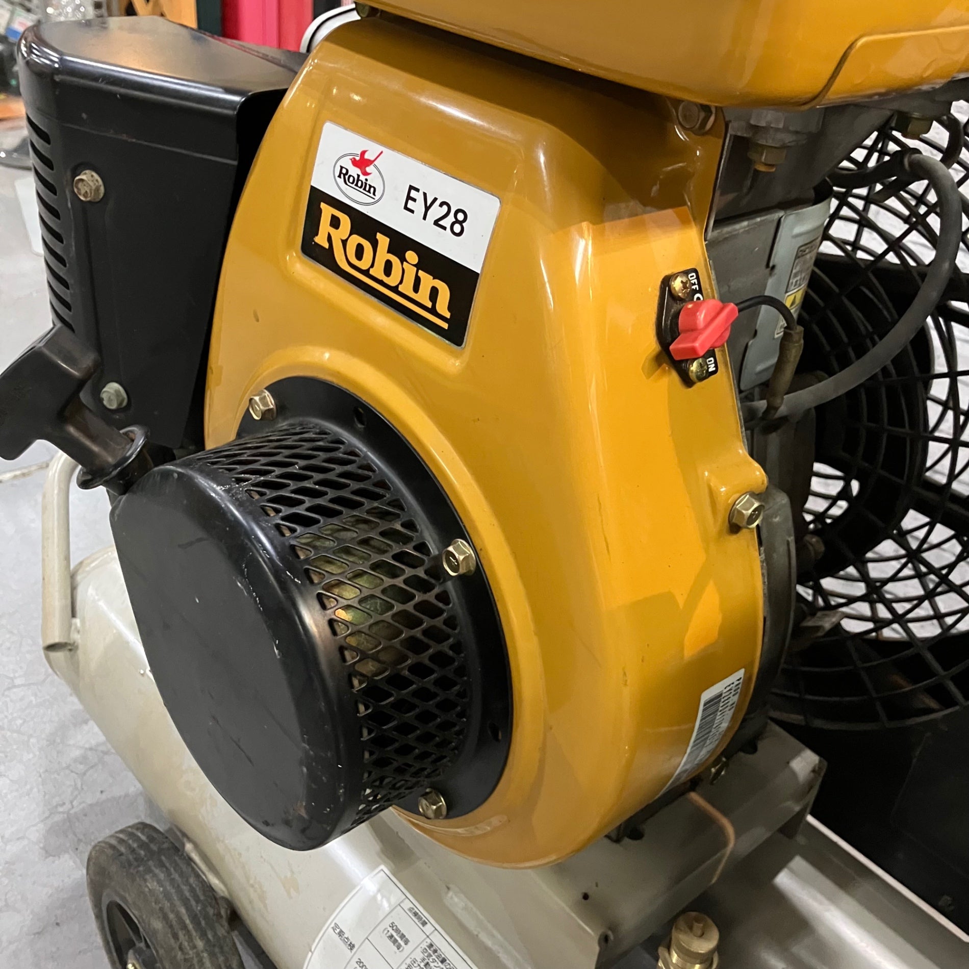 店頭受取り限定】アネスト岩田 エンジンコンプレッサー PLUE37-10