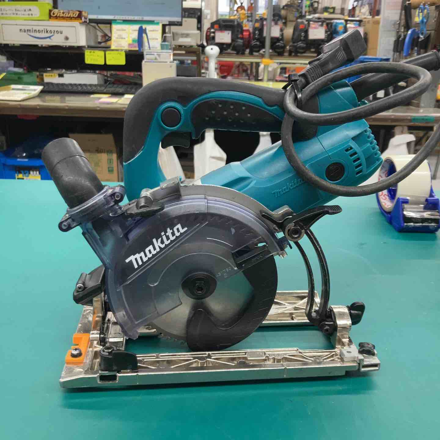 ★マキタ(makita) 防じん丸のこ KS5200FX　異音あり　本体のみ【戸田店】 ☆マキタ(makita) 防じん丸のこ KS5200FX 異音あり 本体のみ【戸田店
