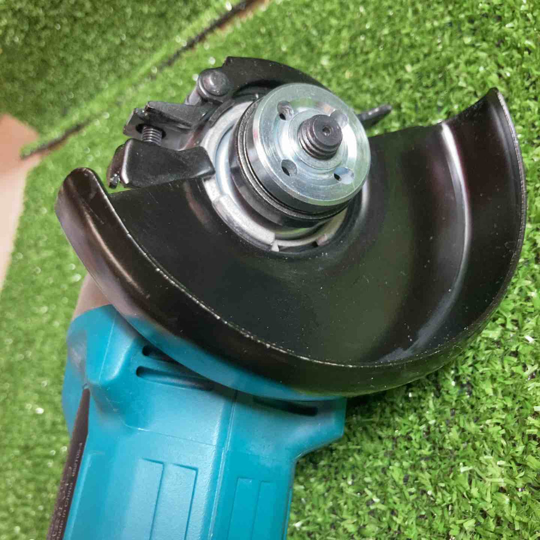 マキタ(makita) 100mmコードレスディスクグラインダ GA404DZN (GA404DN)【川崎店】