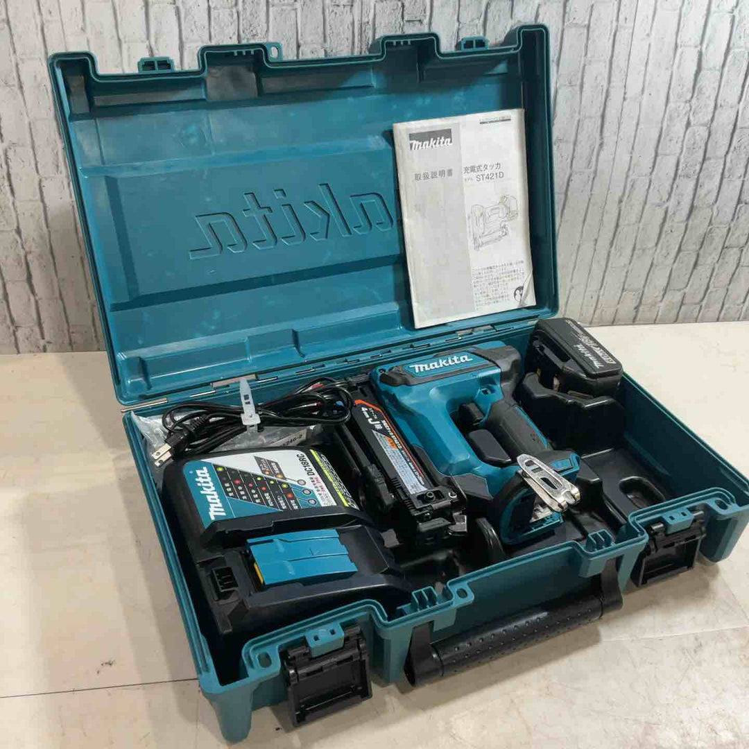 ★マキタ(makita) コードレスタッカ ST421DRG 18V 動作確認済み【川口店】