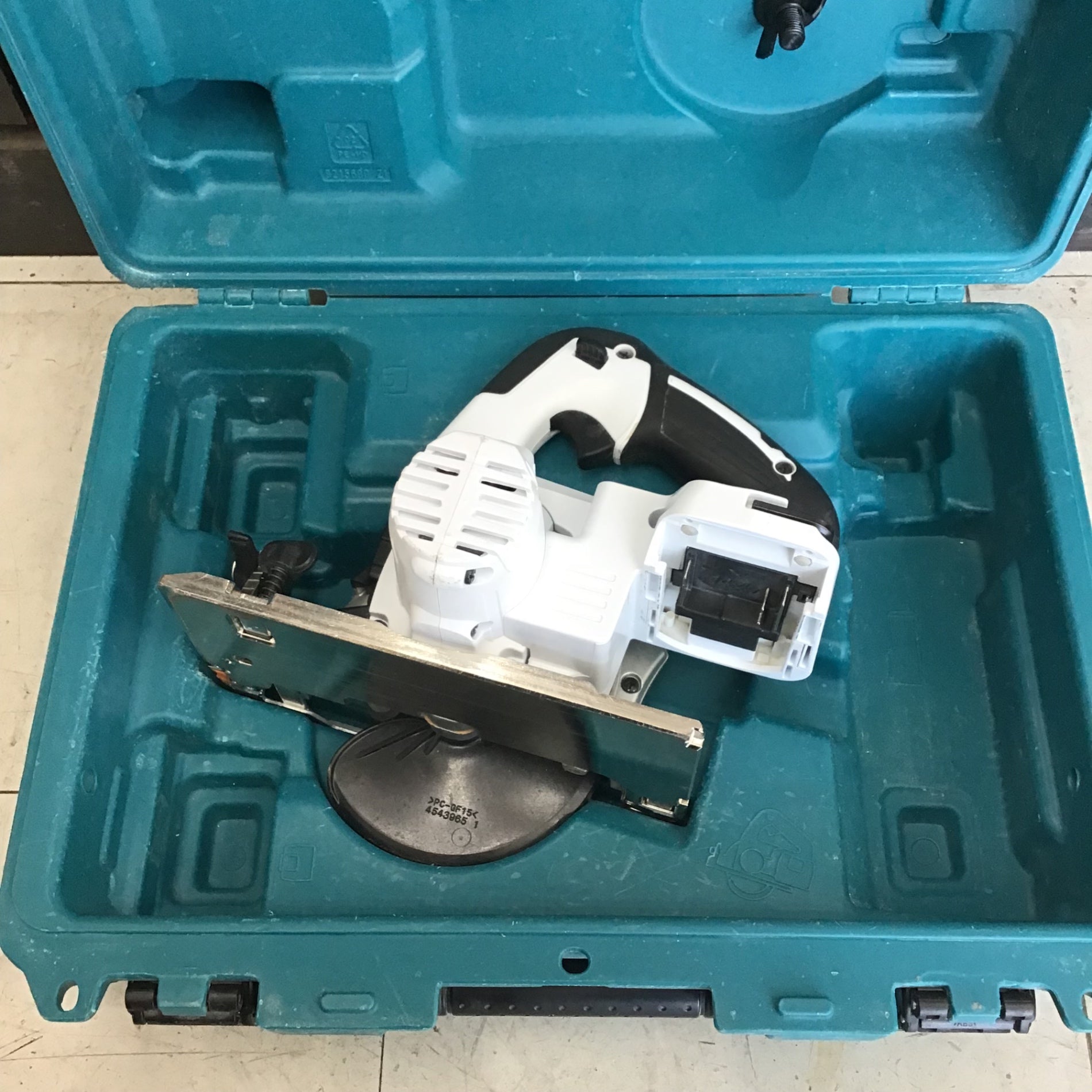 中古品】 マキタ/makita コードレス丸のこ・HS470DZW 【鴻巣店