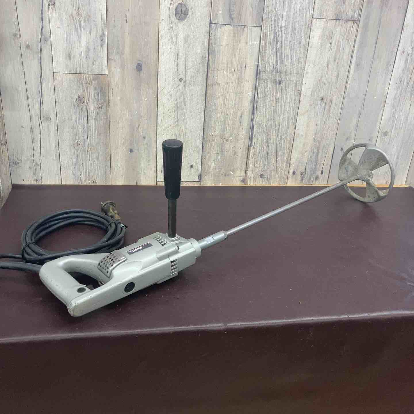 中古品】 マキタ(makita) コンクリートかくはん機 UT2203 【東大和店 中古品】 マキタ(makita) コンクリートかくはん機 UT2203 【東大和店