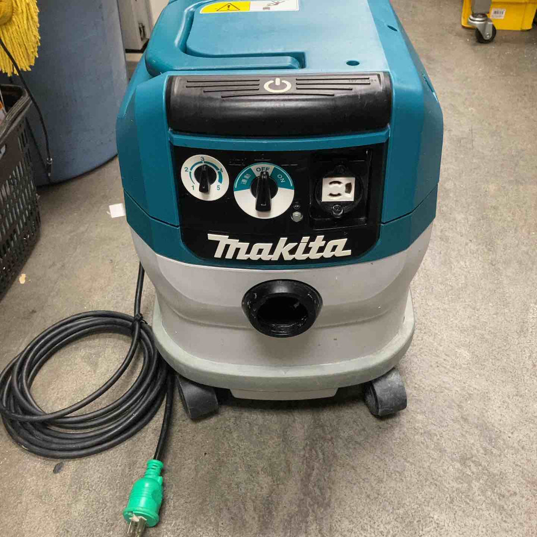 ★マキタ(makita) 15L集じん機(粉じん専用) VC1530【川崎店】