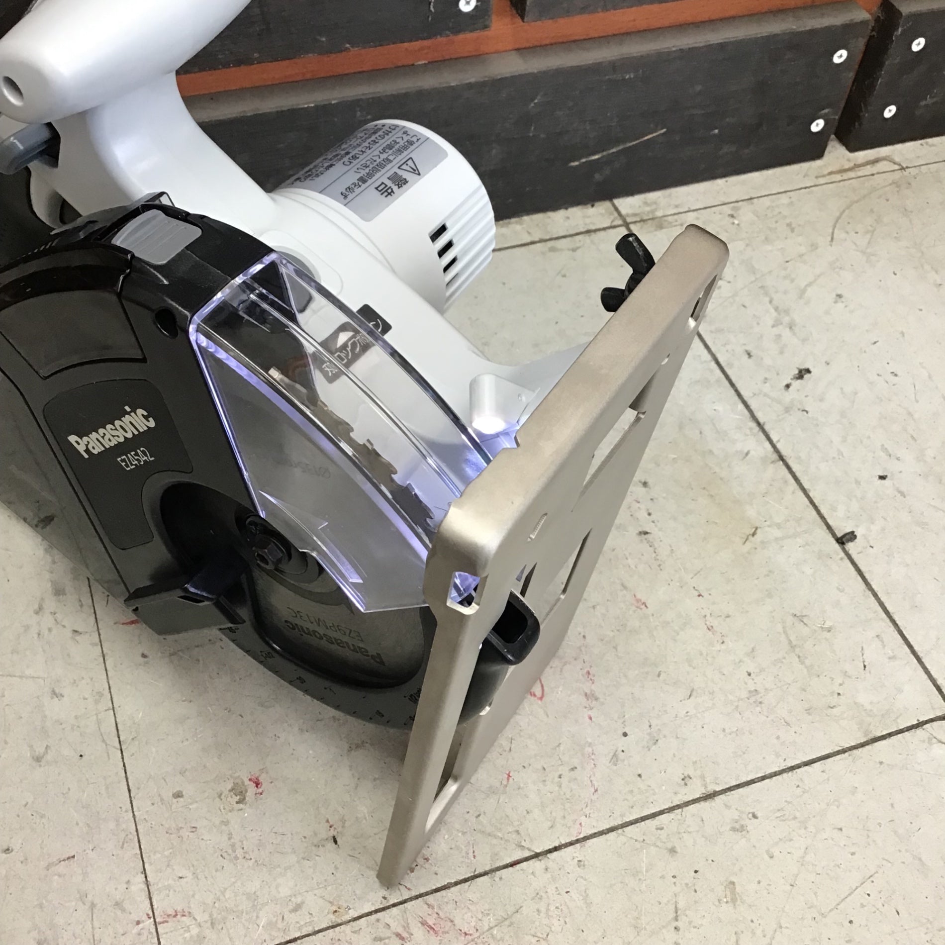 Panasonic EZ4542 充電パワーカッター【船橋馬込店】【店頭取引限定】【中古】管理番号：ITX514VTS6HO Panasonic (パナソニック) 14.4V対応 135mm 充電パワーカッター135