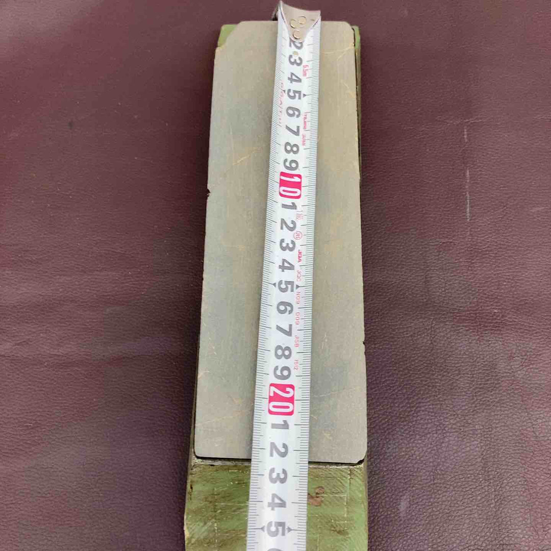 【超希少】 【中古美品】 天然砥石 京都 正本山？ 重量1.5Kg(台座含む) 長さ約225ｘ幅約75ｘ高さ約30 沼田？ 研ぎ 刃物 【東大和店】