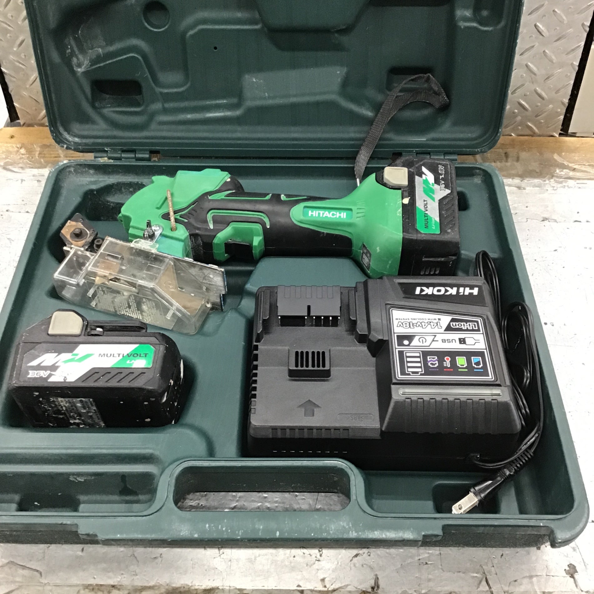 HiKOKI UC18YDL2 急速充電器 14.4V 18V 4本用単3形 USB充電