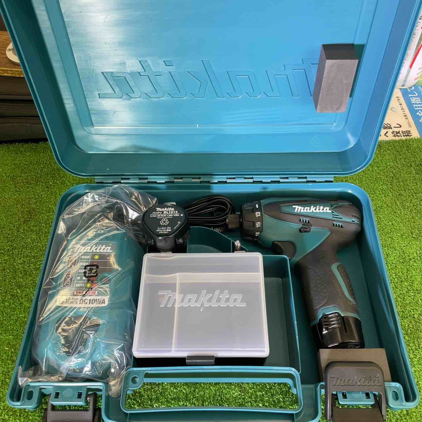 マキタ(makita) コードレスドリルドライバー DF030DWX【桶川店】 マキタ(makita) コードレスドリルドライバー DF030DWX【桶川店