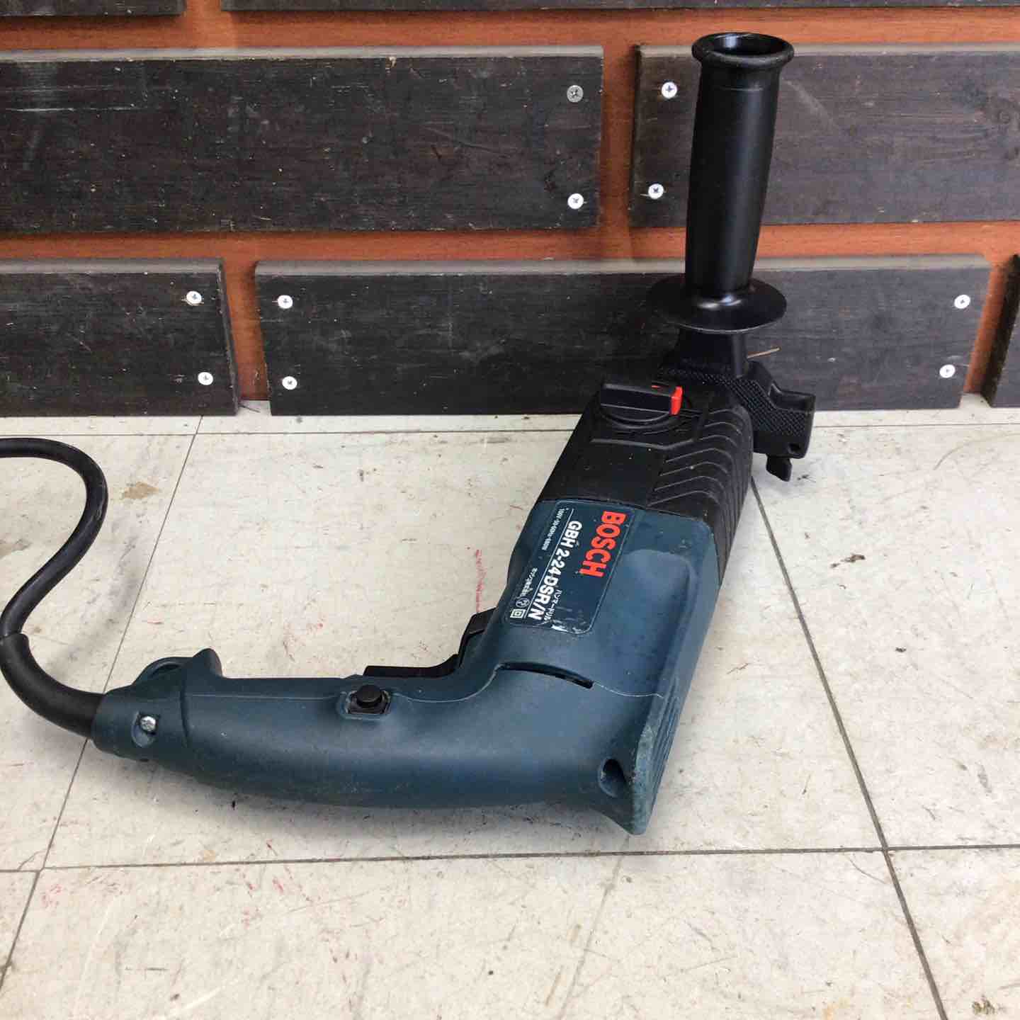 中古品】 ボッシュ/BOSCH ハンマドリル GBH2-24DSR 【鴻巣店 中古品】 ボッシュ/BOSCH ハンマドリル GBH2-24DSR 【鴻巣店