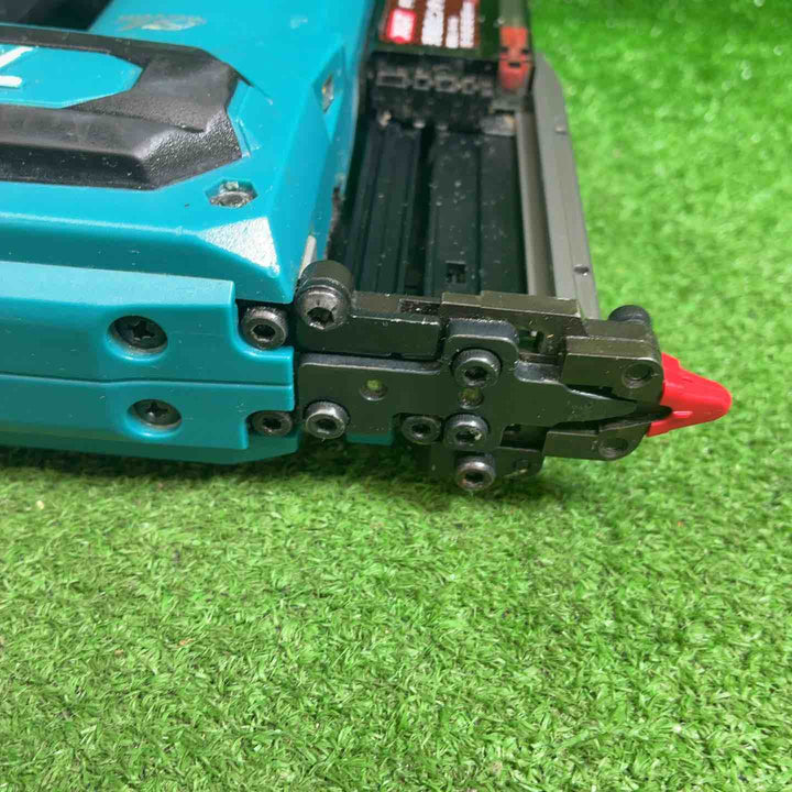 【中古品】 マキタ (makita) 35mmコードレスピンネイラ PT001GZK 【藤沢店】
