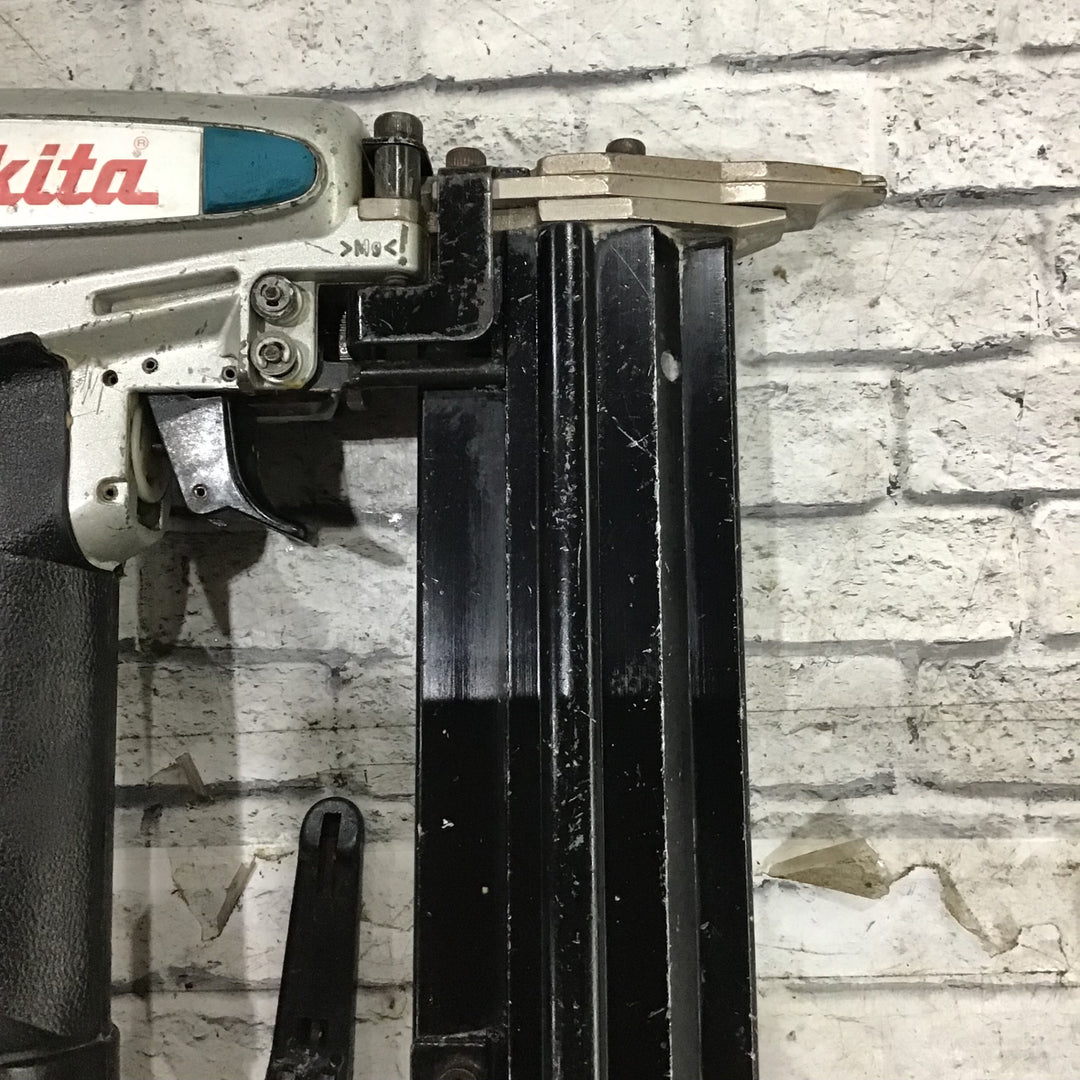 ★マキタ(makita) 常圧フィニッシュネイラ AF502N【川口店】
