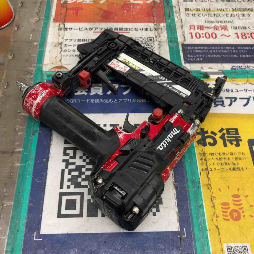 ★マキタ(makita) 高圧フロアタッカ AT451H　本体のみ【戸田店】