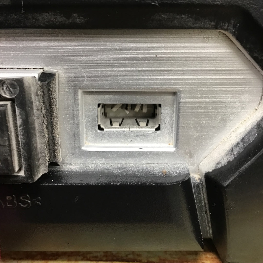 ★マキタ(makita) コードレスラジオ MR108B【川崎店】