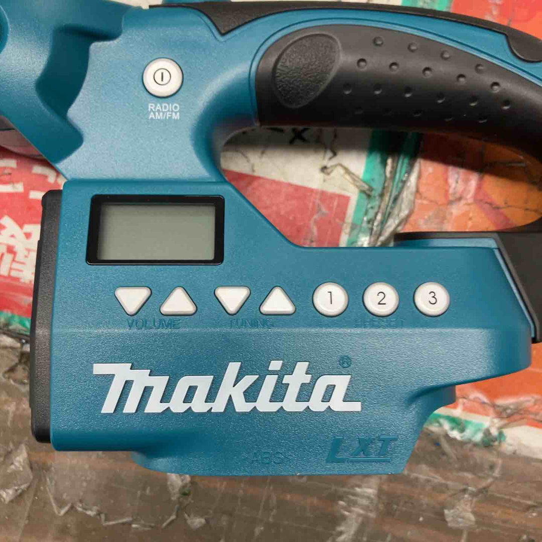 ★マキタ(makita) コードレスラジオ付ライト MR050　14.4V.18V対応【戸田店】