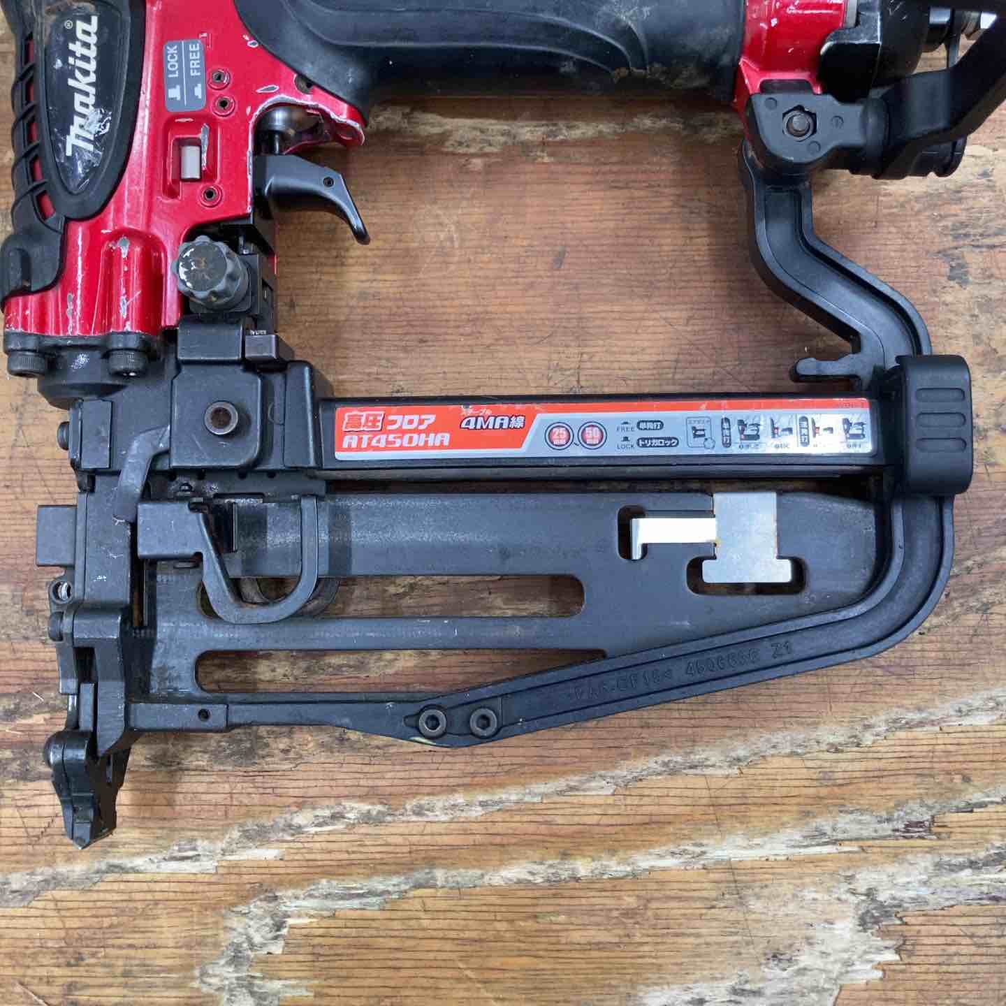 ★マキタ(makita) 高圧フロアタッカ AT450HA【柏店】 ☆マキタ(makita) 高圧フロアタッカ AT450HA【柏店】 – アクトツール