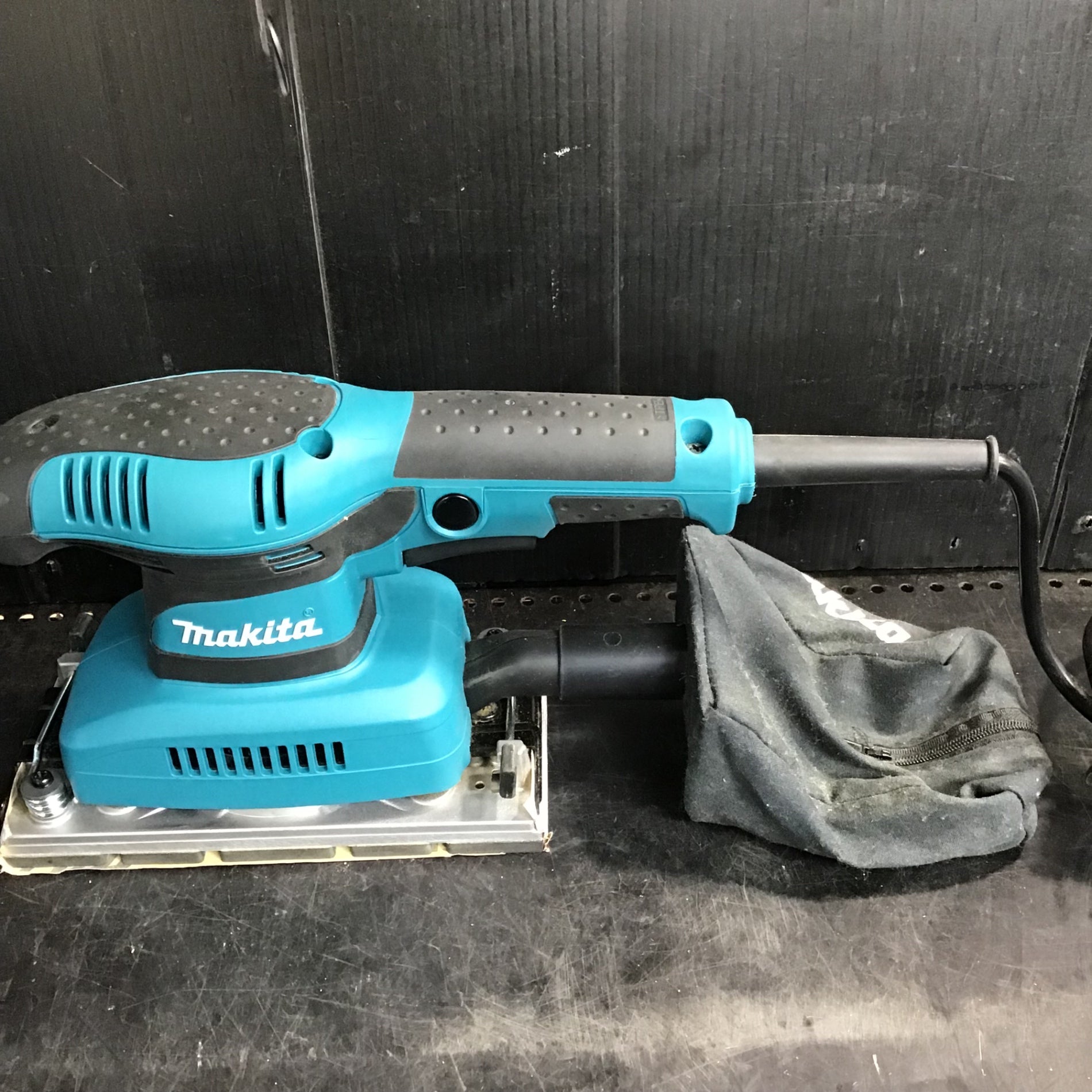 Makita 仕上げサンダー B03710 マキタ 仕上サンダ BO3710をレビュー