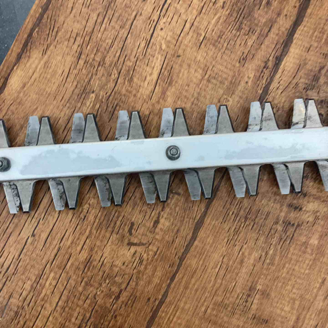 ◇マキタ(makita) コードレス生垣バリカン MUH404DZ【所沢店】