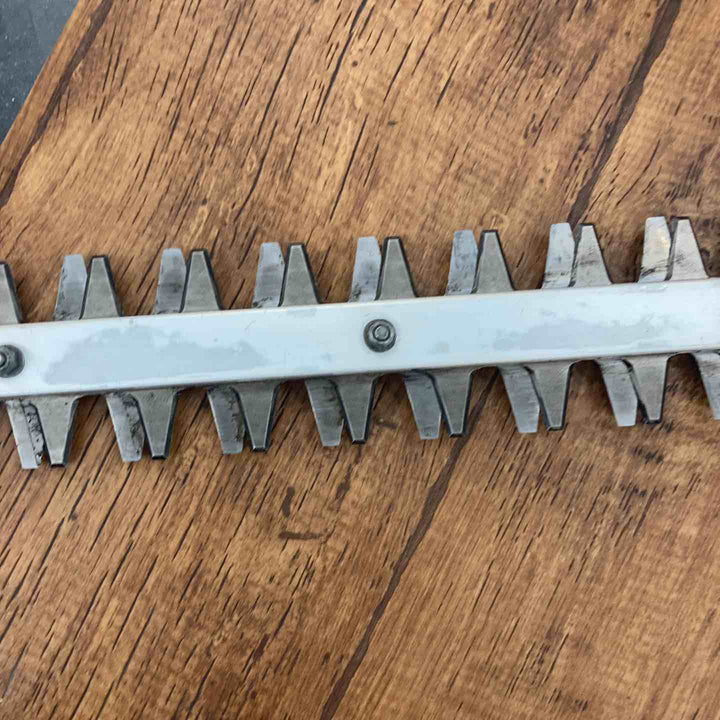 ◇マキタ(makita) コードレス生垣バリカン MUH404DZ【所沢店】