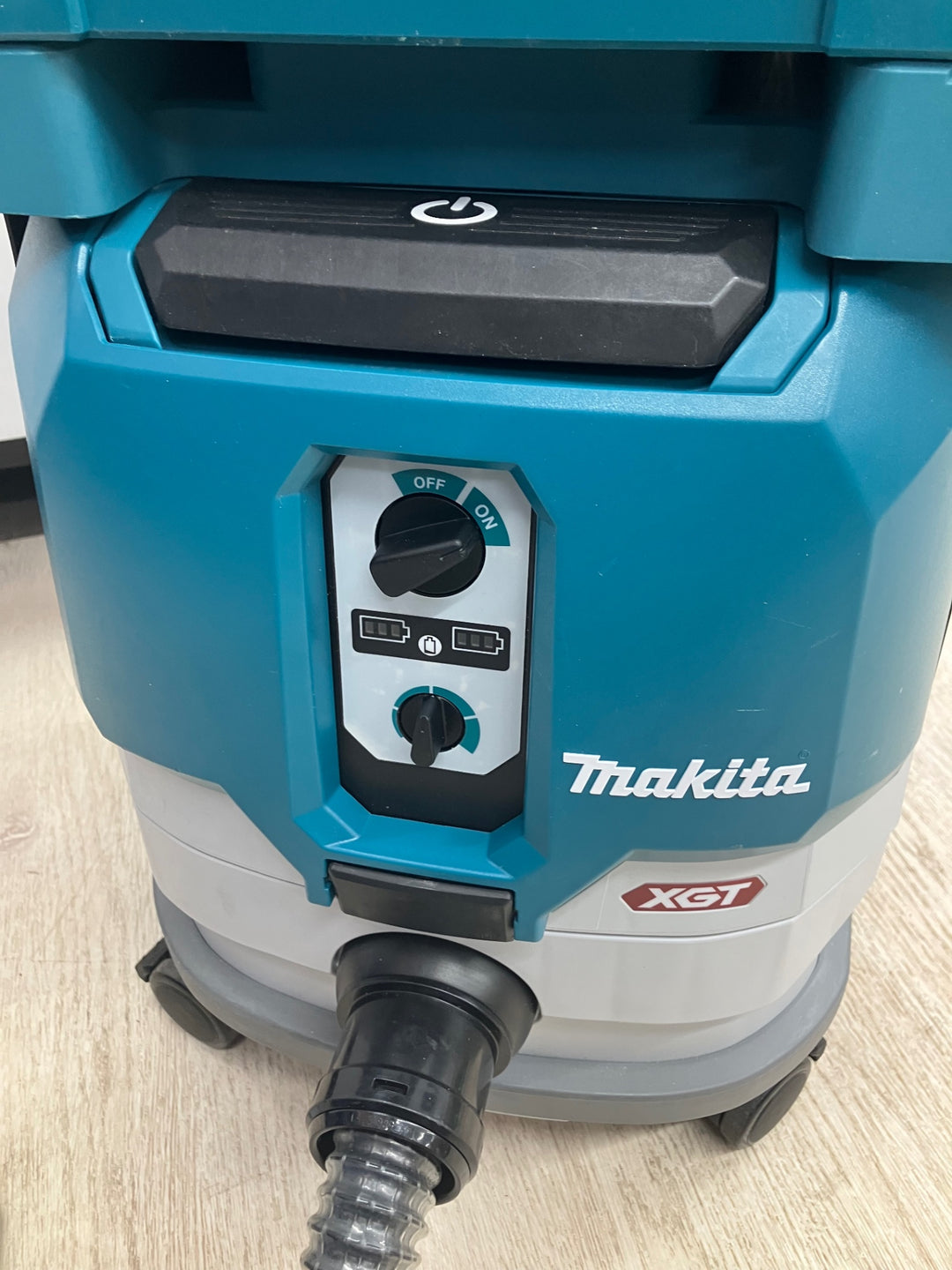 【店頭受取り限定】★マキタ(makita) コードレス集じん機 VC005GZ 40V 本体のみ 乾式(粉じん)専用  マックパック付属！【川越店】