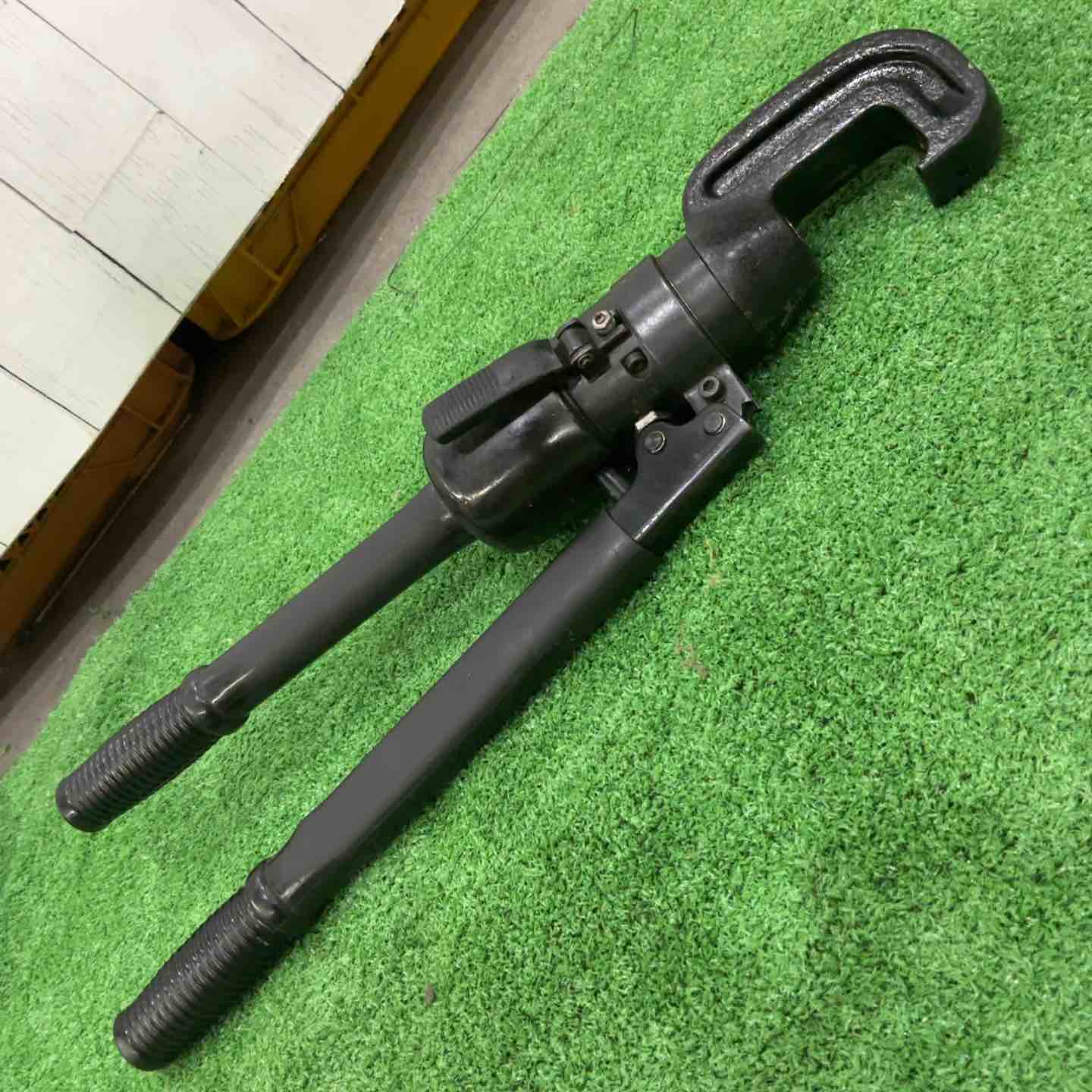 ◇泉精器(IZUMI) 手動油圧式圧着圧縮工具 15号B【川口店】 – アクト