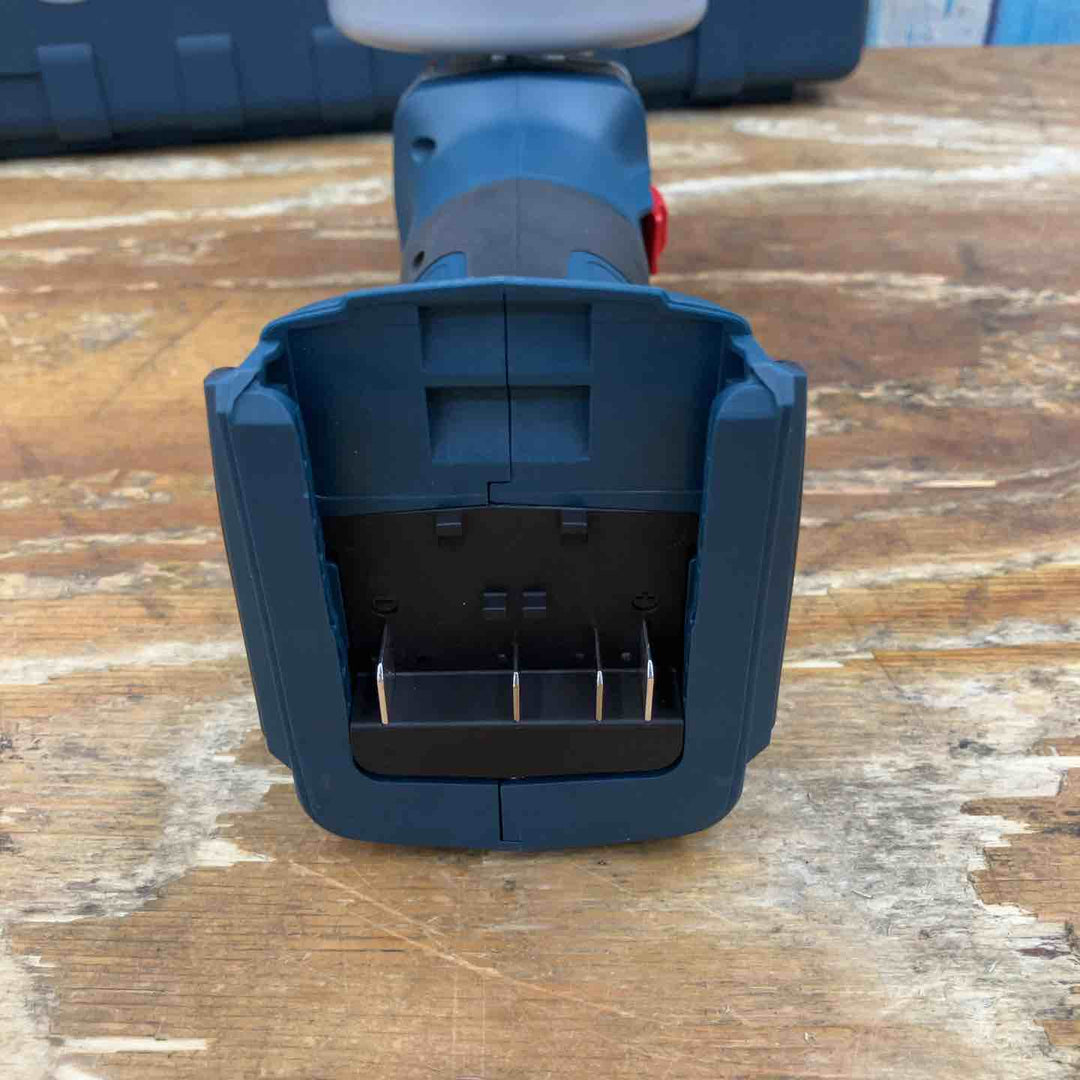 ◇ボッシュ(BOSCH) 18Vコードレスディスクグラインダー (5.0Ahバッテリー1個・充電器・キャリングケース付き) GWS18V-7【柏店】