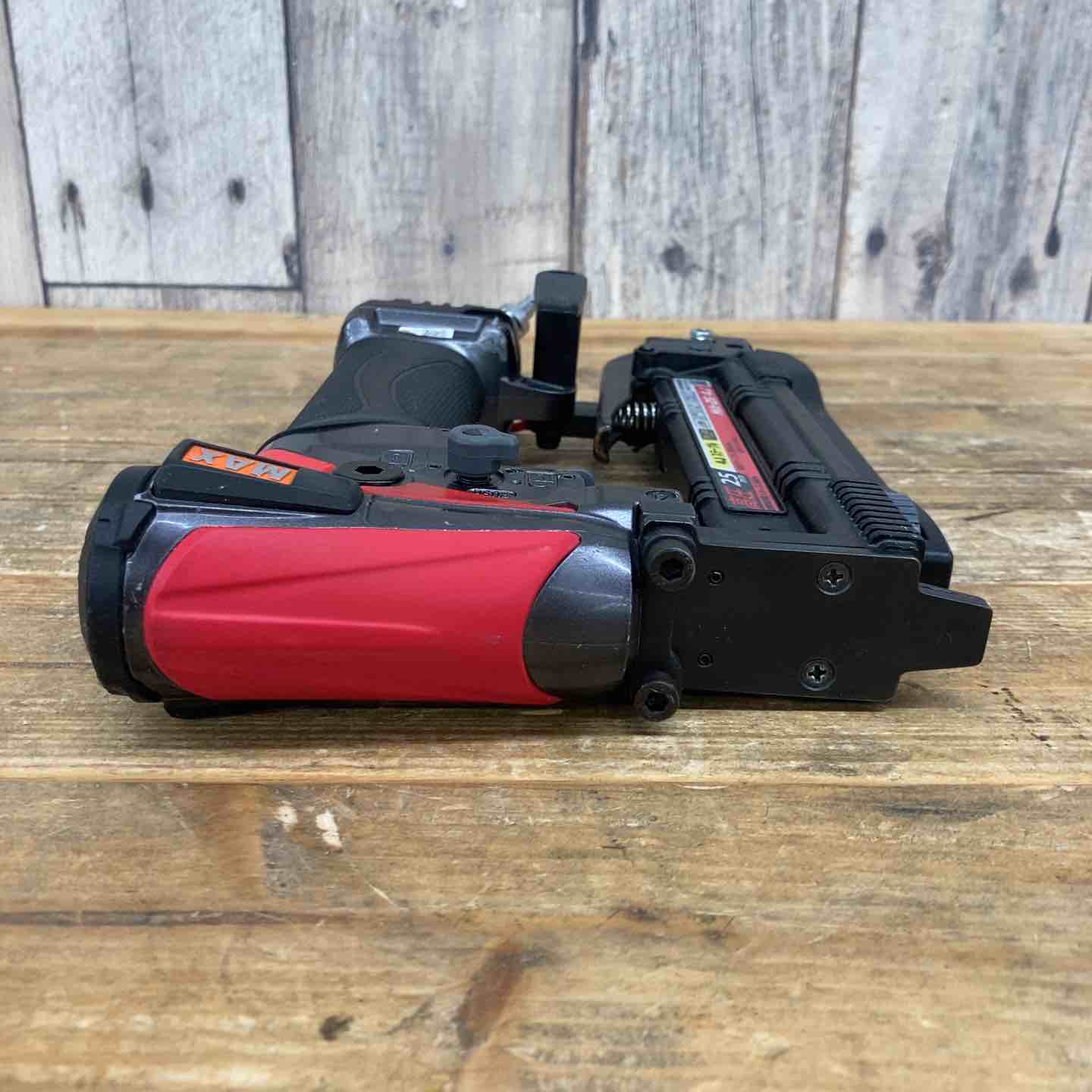 中古品】 マックス(MAX) 高圧エアタッカ HA-25/4J エア工具 タッカー J