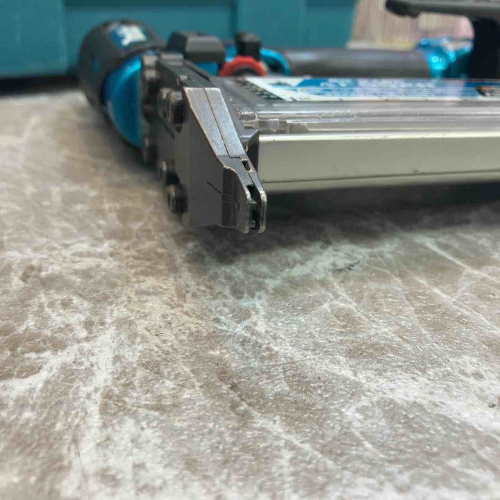 【中古品】★マキタ(makita) 高圧フィニッシュネイラ AF552HM【八潮店】