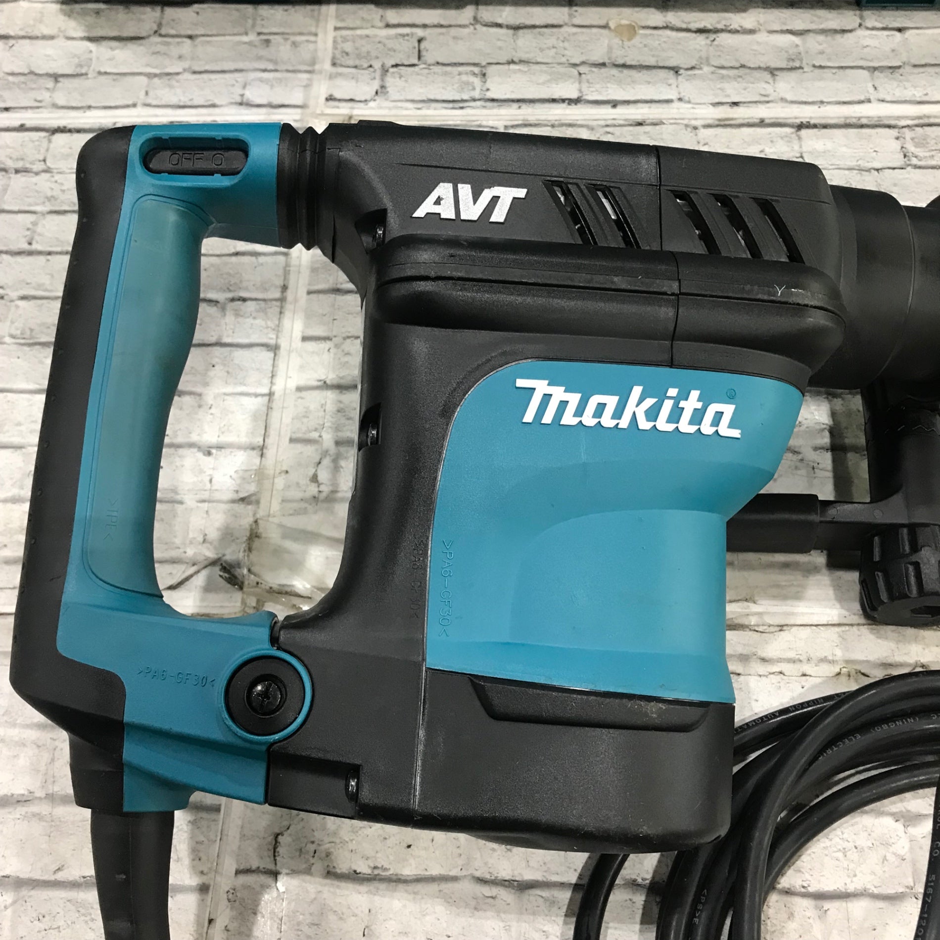 ☆マキタ(makita) 電動ハンマ HM1111C【川口店】 – アクトツール