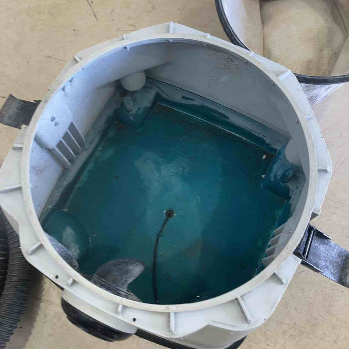 【店頭受取り限定】◇マキタ(makita) 集じん機 乾湿両用 25L 438【町田店】