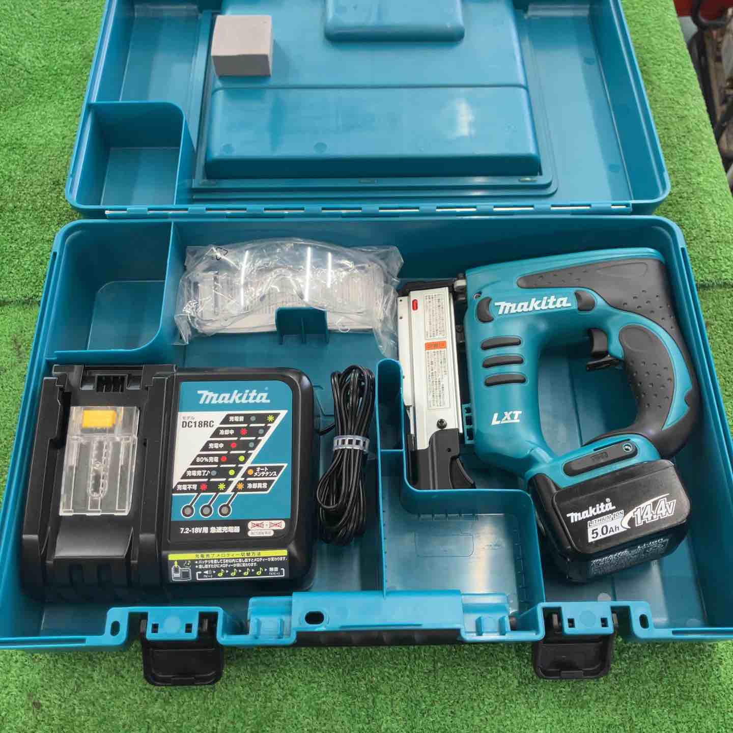 【中古品】☆マキタ(makita) コードレスピンネイラ PT350DRF【東大和店】 中古美品】 マキタ/makita コードレスピンネイラ・PT350DRF 【桶川店