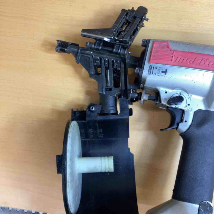 ★マキタ(makita) 常圧エア釘打ち機 AN611【越谷店】