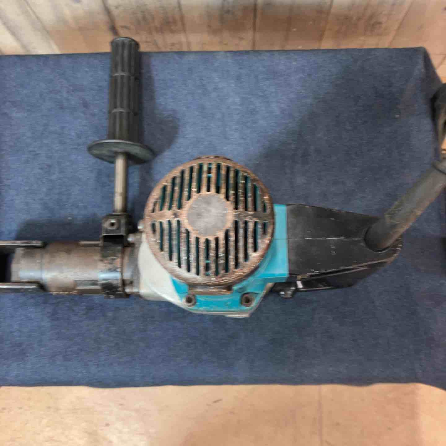 中古品】 マキタ(makita) ハンマドリル HR3520 100v はつり機 【東大