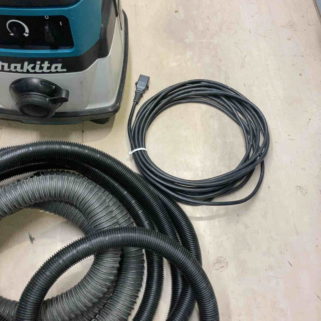 ★マキタ(makita) コードレス集じん機 乾湿両用 VC860DZ【町田店】