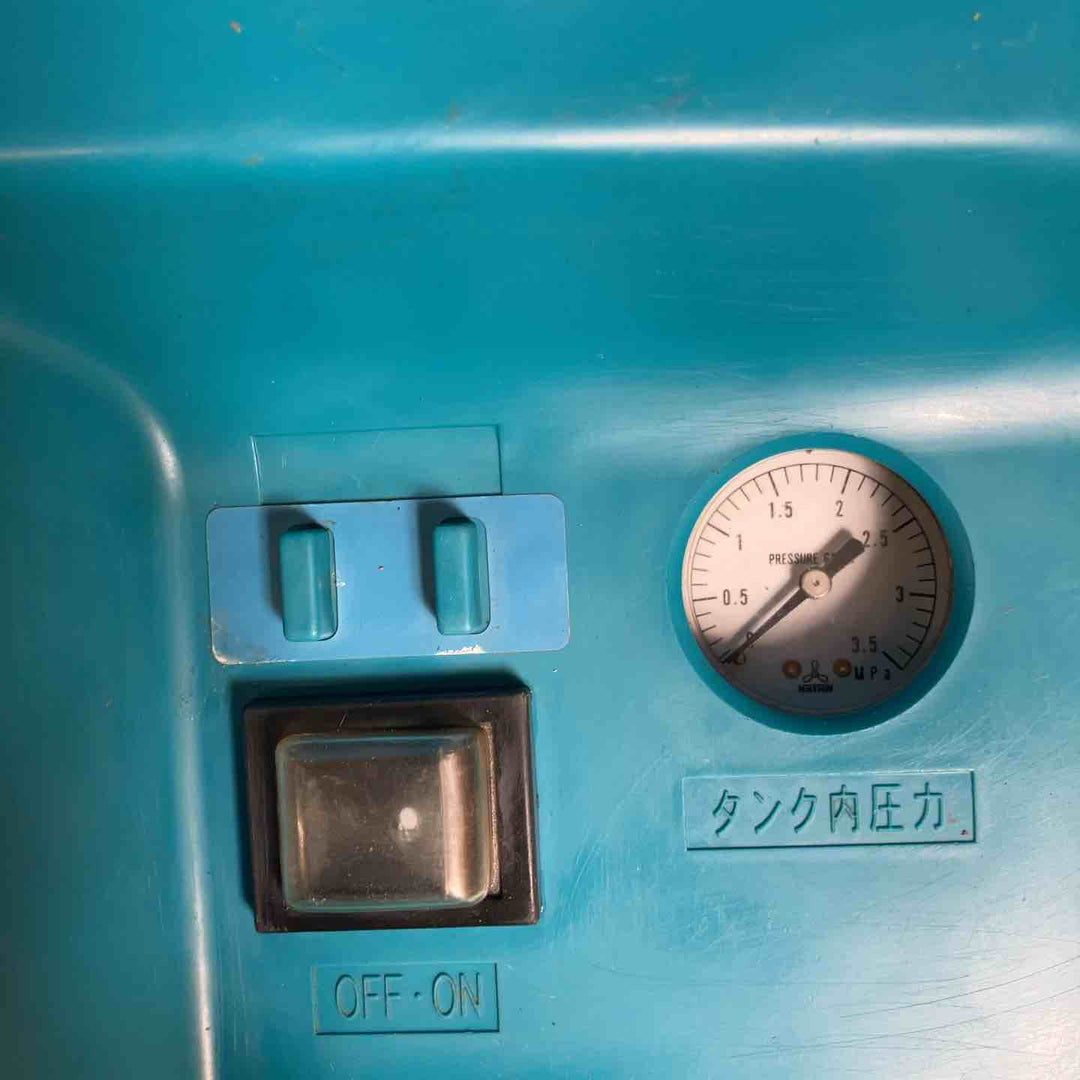 ◇マキタ(makita) エアコンプレッサー AC3000 充填約3分【岩槻店】