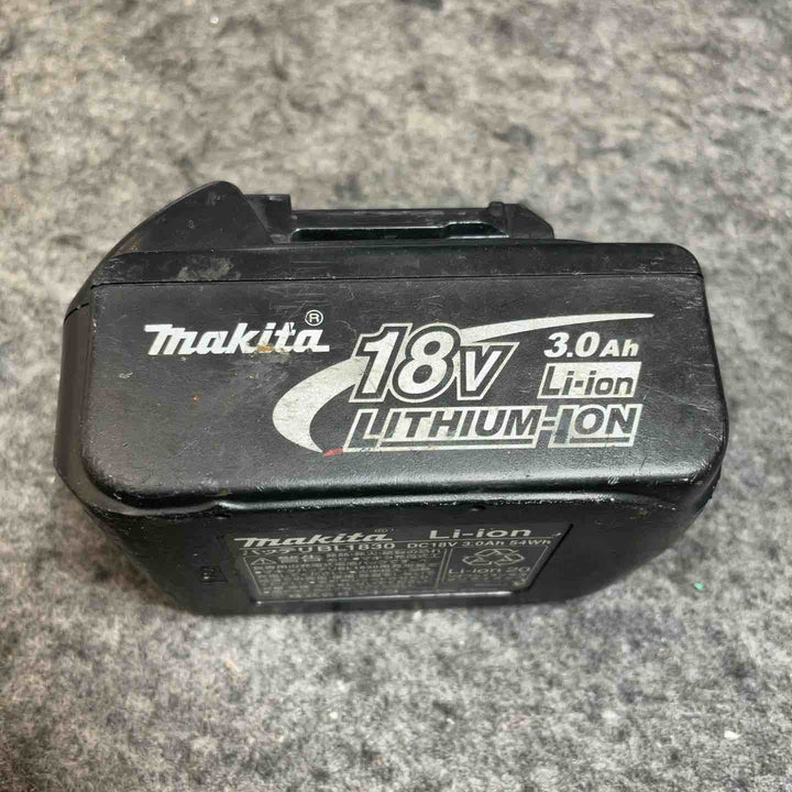 マキタ(makita) コードレスクリーナー CL180FDZW 3.0Ahバッテリー付 【桶川店】
