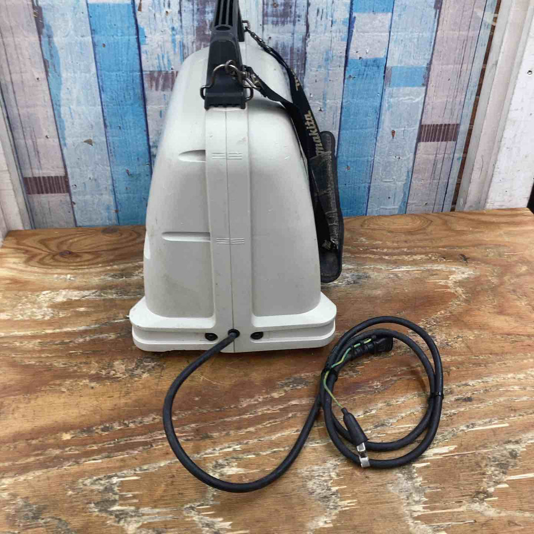 ★マキタ(makita) エアコンプレッサー AC700【柏店】