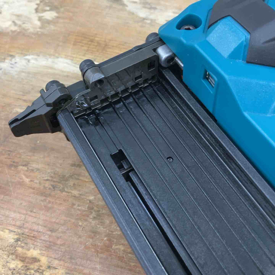 ★マキタ(makita) 40Vmax 40mmコードレス仕上釘打 FN001GRDX【柏店】
