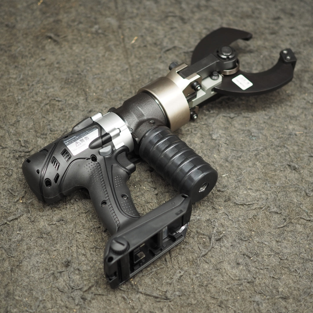 【未使用品】パナソニック/Panasonic コードレスケーブルカッター EZ45A6K-B【鴻巣店】