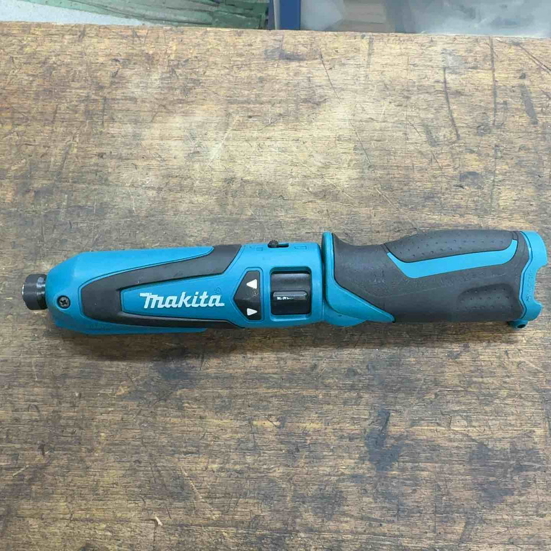 ☆マキタ(makita) コードレスペンインパクトドライバー TD021DZ【八潮店】
