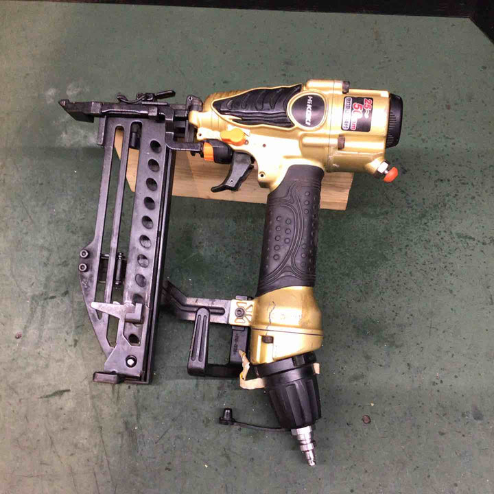 ★ハイコーキ(HIKOKI ※旧:日立工機) 高圧フロアタッカ N5004HMF【戸田店】