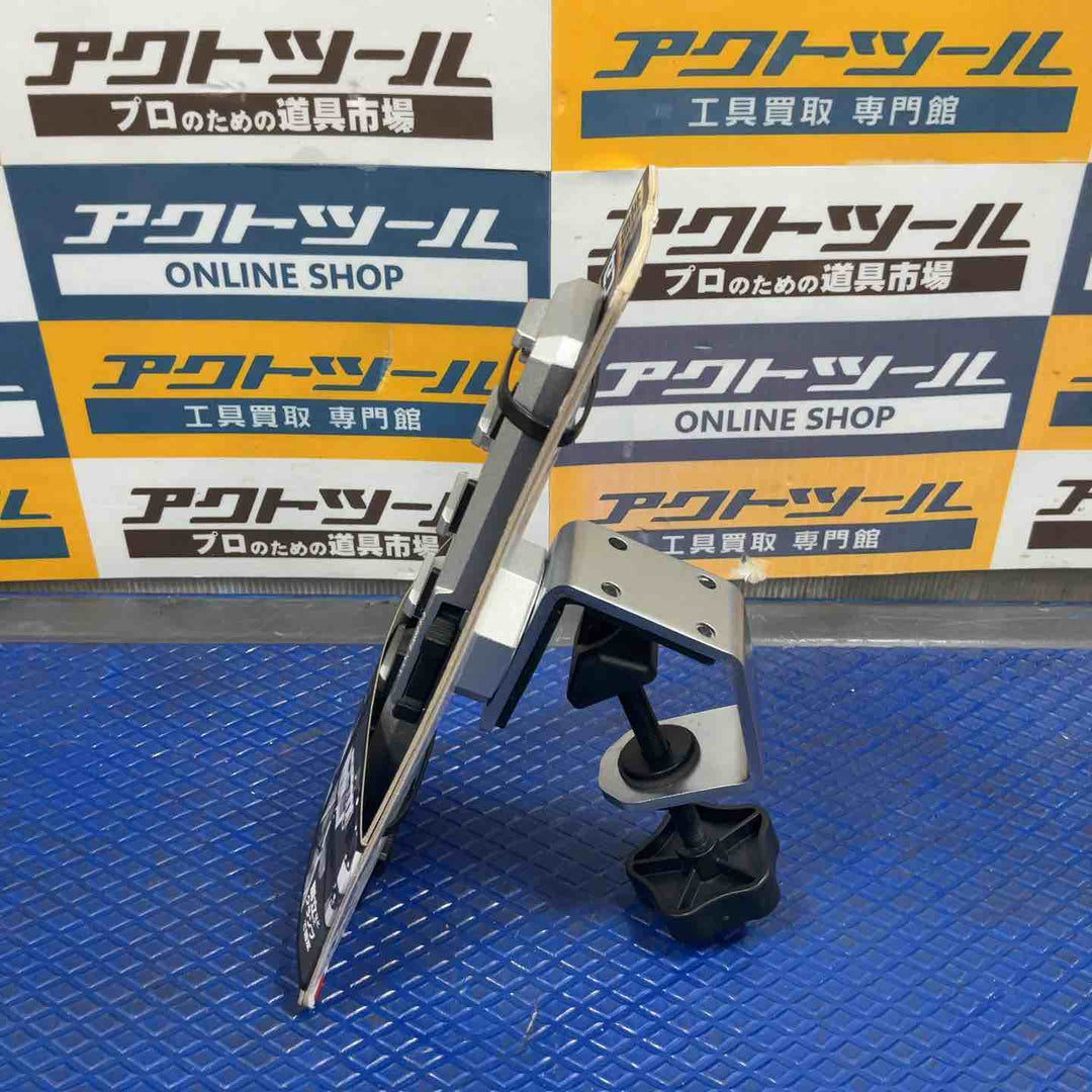 タジマ セフシステム セフホルダー脚立用 クランプ式 金属 6連 SFS-MCHLD6 回転用レバーで使いやすい角度に調整できる角度調整機能 押し付けて入れるオートロック機構 衝撃に強い頑丈金属タイプ【草加店】