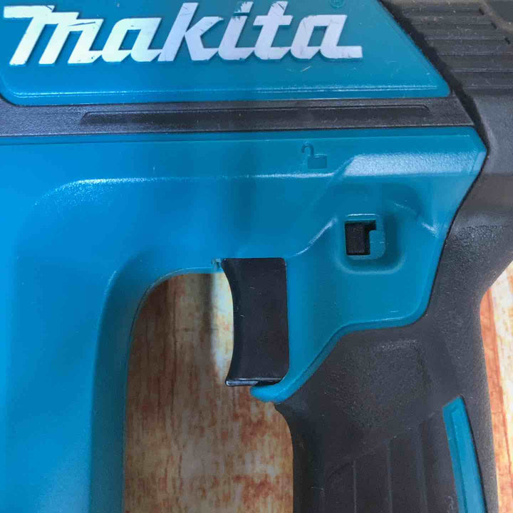 マキタ(makita) コードレスタッカー ST421DZ【川崎店】