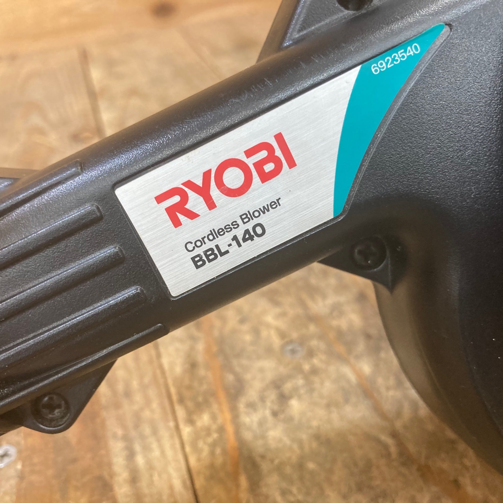 店頭受取り限定】〇リョービ(RYOBI) コードレスブロワ BBL-140 本体のみ 動作確認済【所沢店】 – アクトツールオンラインショップ