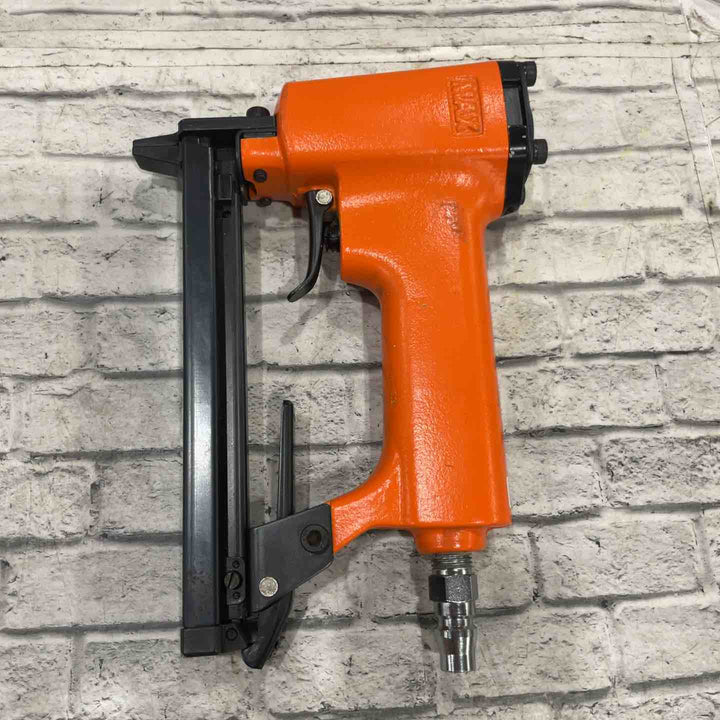 ◇マックス(MAX) 常圧ステープル用エアネイラ TA-20A/413J【川口店】