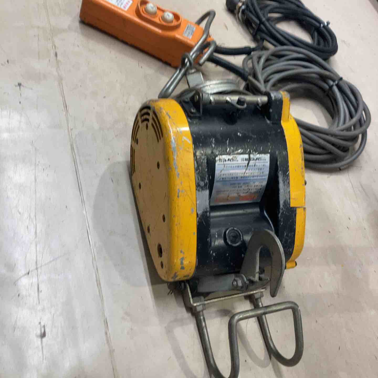 店頭受取り限定】◇リョービ(RYOBI) 電動ウインチ(ワイヤー) WI-61A