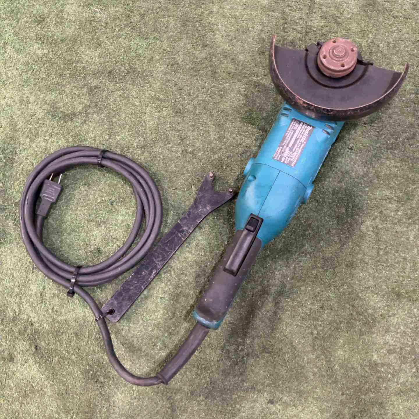 ☆マキタ(makita) 150mm電子ディスクグラインダ GA6021C 動作確認済